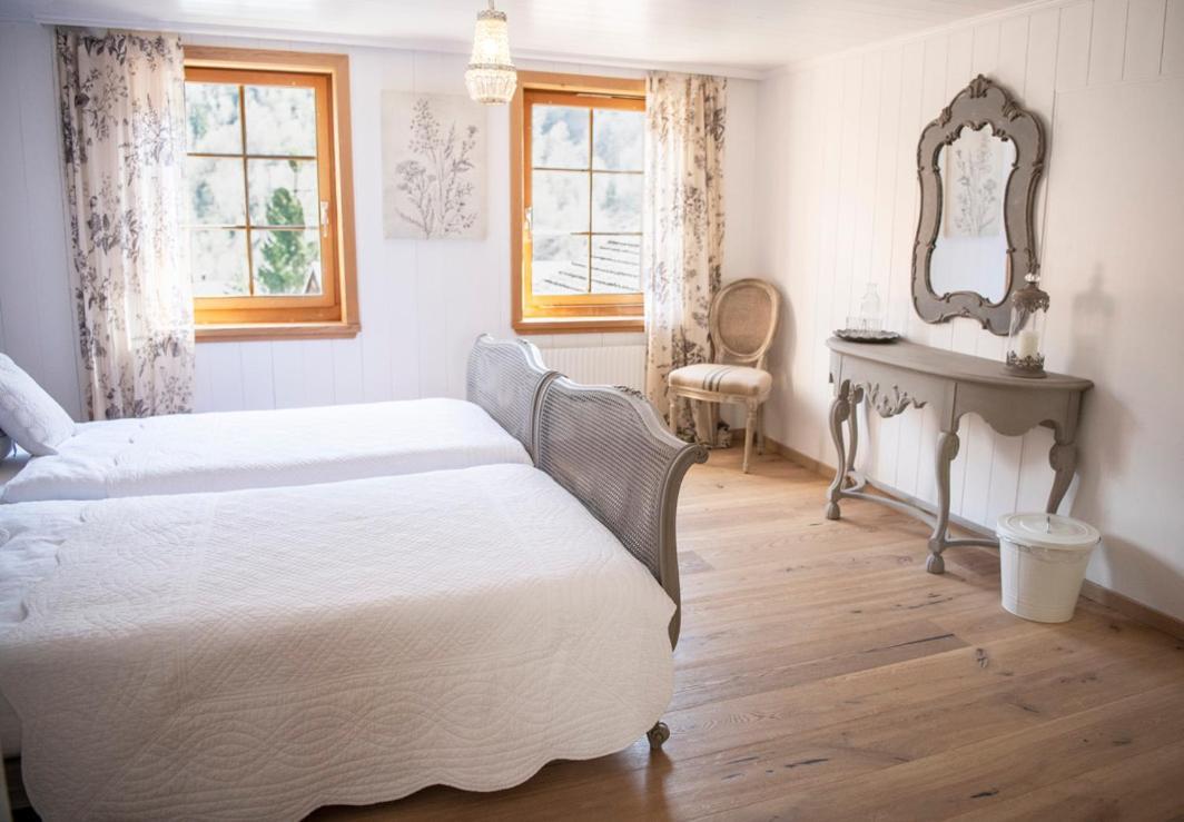 Casa Pasch - Boutique Bed And Breakfast In Cumpadials Sumvitg Bagian luar foto