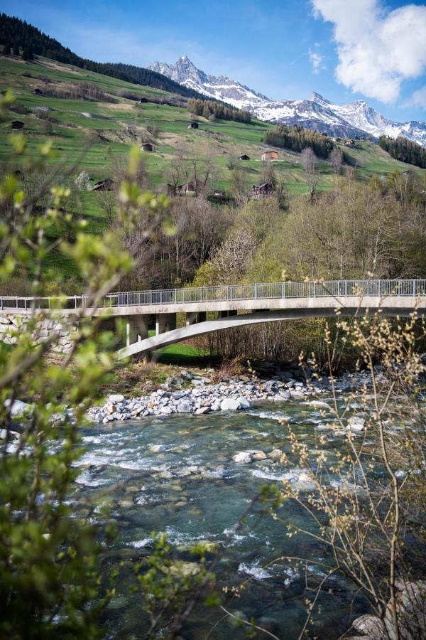 Casa Pasch - Boutique Bed And Breakfast In Cumpadials Sumvitg Bagian luar foto